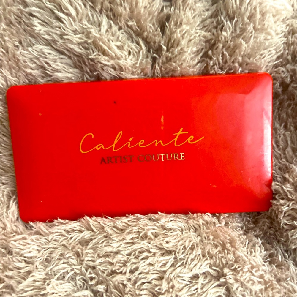 Never Swatched Artist Couture Eyeshadow Palette